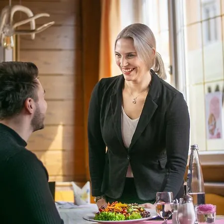 König Ludwig Design Neu Mit Sauna Oder Whirlpool, Genug Parkplatz 4*