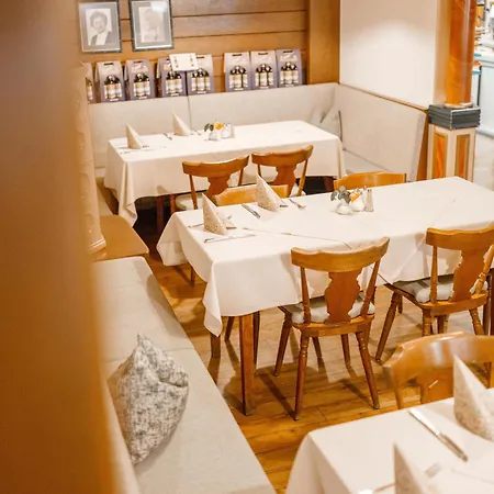 König Ludwig Design Neu Mit Sauna Oder Whirlpool, Genug Parkplatz 4* Altötting