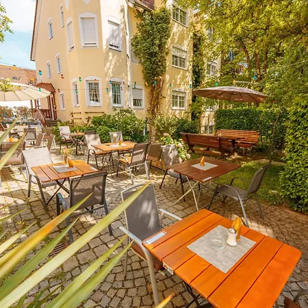 König Ludwig Design Neu Mit Sauna Oder Whirlpool, Genug Parkplatz
