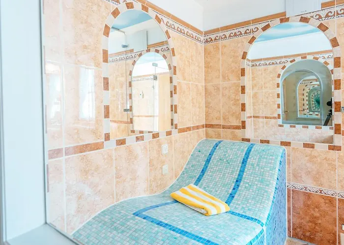 Hotel Koenig Ludwig Design Neu Mit Sauna Oder Whirlpool, Genug Parkplatz 4*