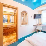 Koenig Ludwig Design Neu Mit Sauna Oder Whirlpool, Genug Parkplatz Hotel 4*