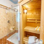 Hotel Koenig Ludwig Design Neu Mit Sauna Oder Whirlpool, Genug Parkplatz 4*