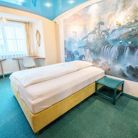 Koenig Ludwig Design Neu Mit Sauna Oder Whirlpool, Genug Parkplatz Szálloda