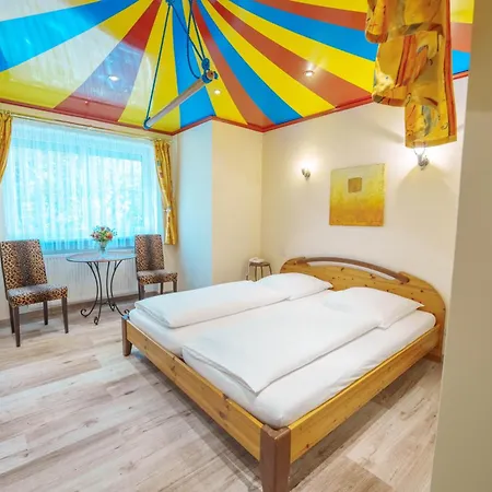 Koenig Ludwig Design Neu Mit Sauna Oder Whirlpool, Genug Parkplatz 4*