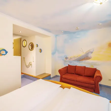 Koenig Ludwig Design Neu Mit Sauna Oder Whirlpool, Genug Parkplatz Hotel
