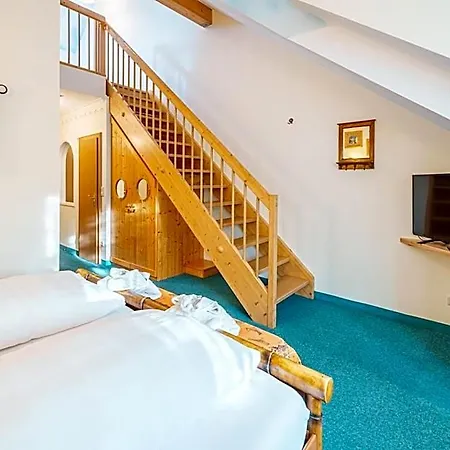 Hotel Koenig Ludwig Design Neu Mit Sauna Oder Whirlpool, Genug Parkplatz 4*