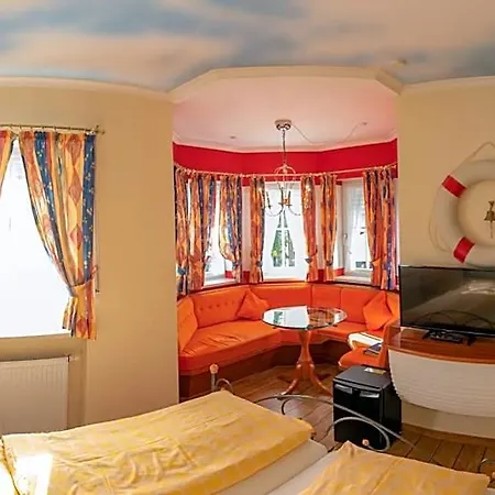 Koenig Ludwig Design Neu Mit Sauna Oder Whirlpool, Genug Parkplatz מלון 4*