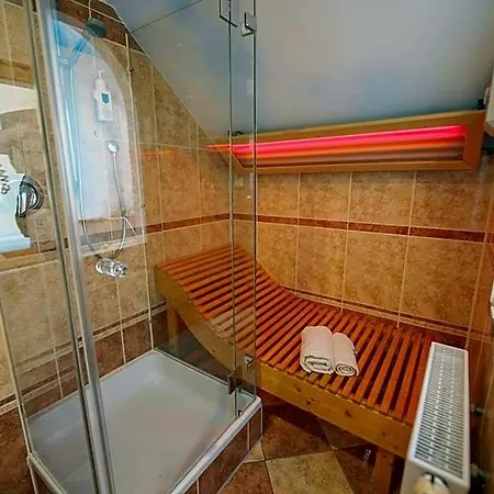 Koenig Ludwig Design Neu Mit Sauna Oder Whirlpool, Genug Parkplatz מלון 4*