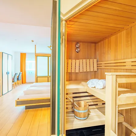 Hotel Koenig Ludwig Design Hotel Neu Zimmer Mit Sauna Oder Whirlpool, Genug Parkplatz 4*