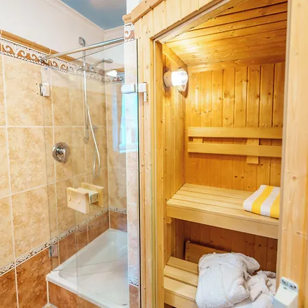 Koenig Ludwig Design Hotel Neu Zimmer Mit Sauna Oder Whirlpool, Genug Parkplatz 4*
