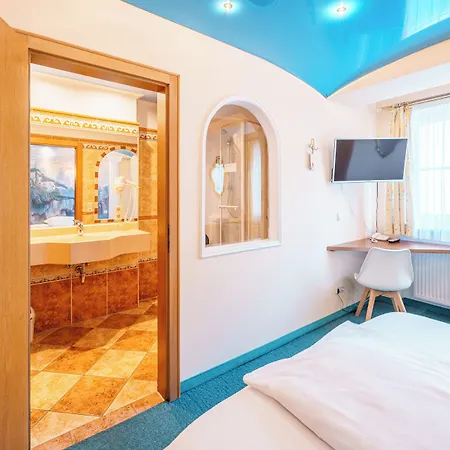 Koenig Ludwig Design Hotel Neu Zimmer Mit Sauna Oder Whirlpool, Genug Parkplatz Altotting