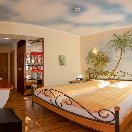 Koenig Ludwig Design Neu Mit Sauna Oder Whirlpool, Genug Parkplatz Hotel Altötting