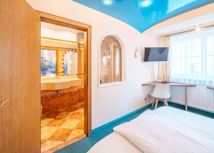 Koenig Ludwig Design Neu Mit Sauna Oder Whirlpool, Genug Parkplatz Szálloda 4*