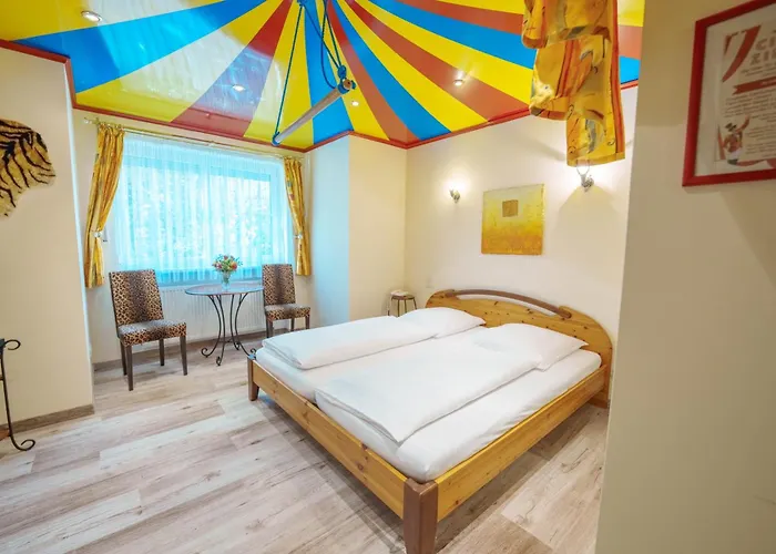 Koenig Ludwig Design Neu Mit Sauna Oder Whirlpool, Genug Parkplatz 4*
