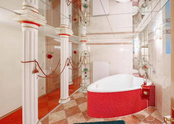 Koenig Ludwig Design Neu Mit Sauna Oder Whirlpool, Genug Parkplatz